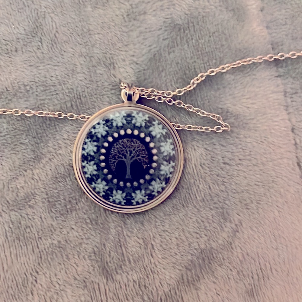 Tree of life necklace 17 inches